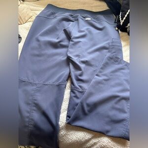 Size medium Figs scrubs